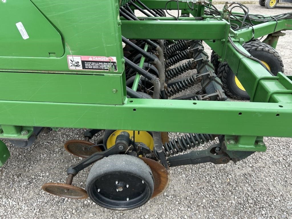  John Deere 1590 Drill