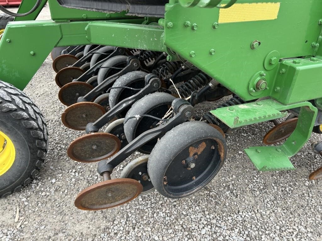  John Deere 1590 Drill