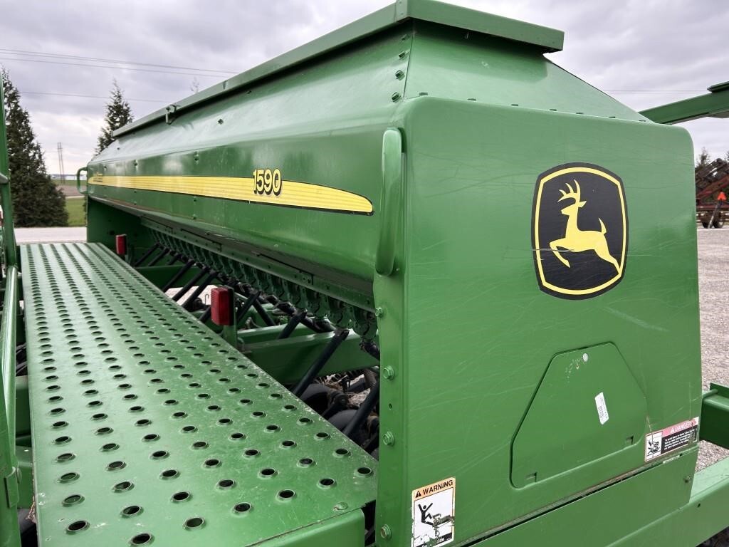  John Deere 1590 Drill