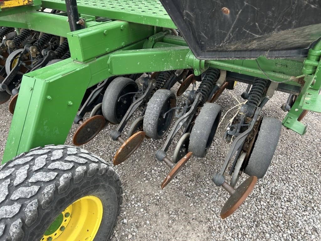  John Deere 1590 Drill