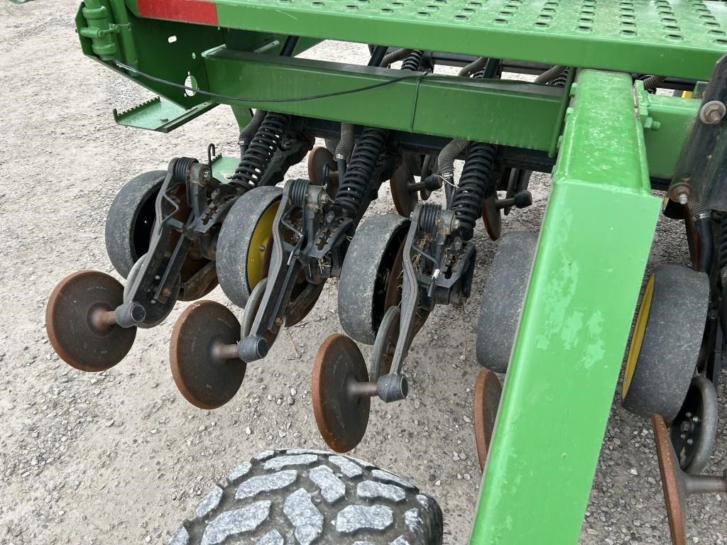 John Deere 1590 Drill