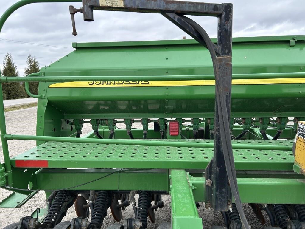  John Deere 1590 Drill