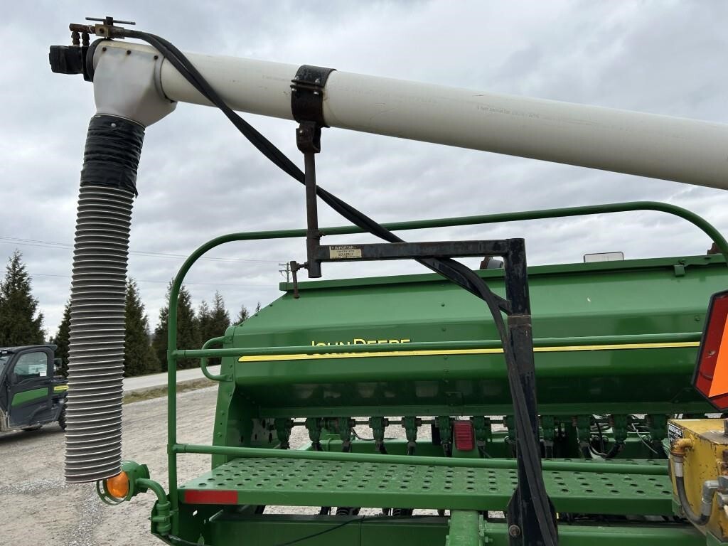  John Deere 1590 Drill
