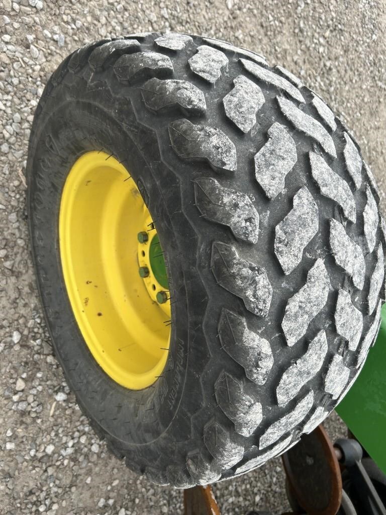  John Deere 1590 Drill