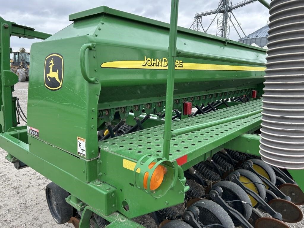  John Deere 1590 Drill