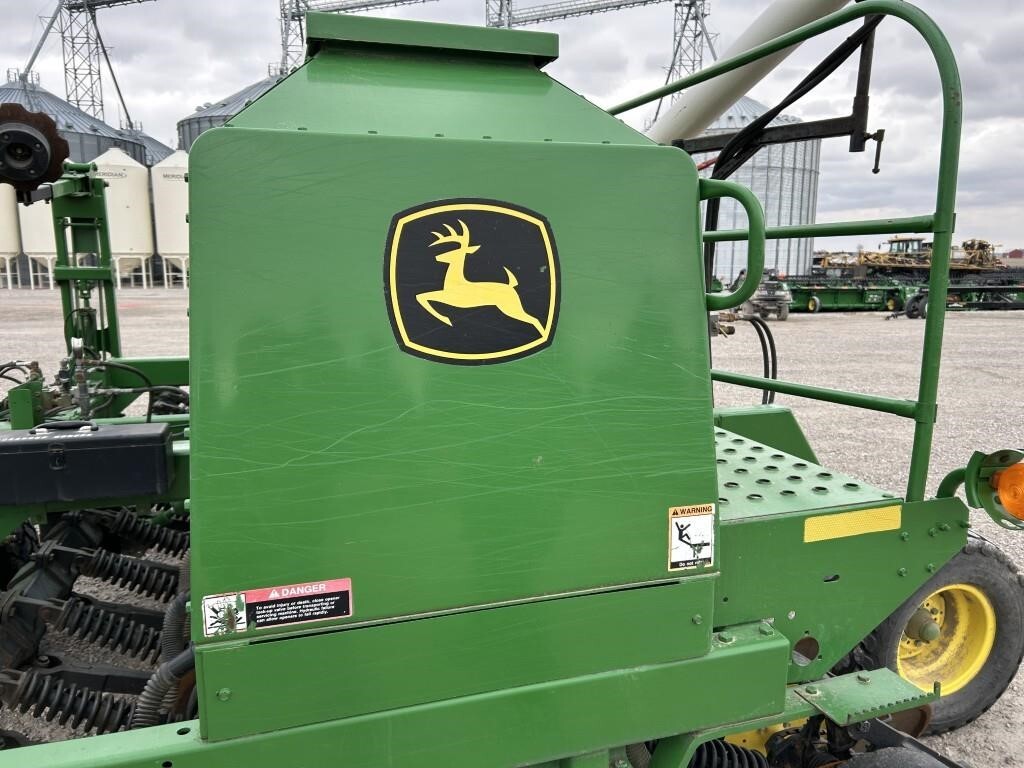  John Deere 1590 Drill