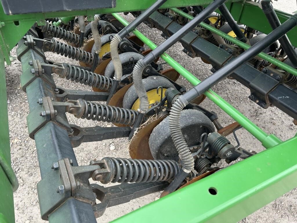  John Deere 1590 Drill