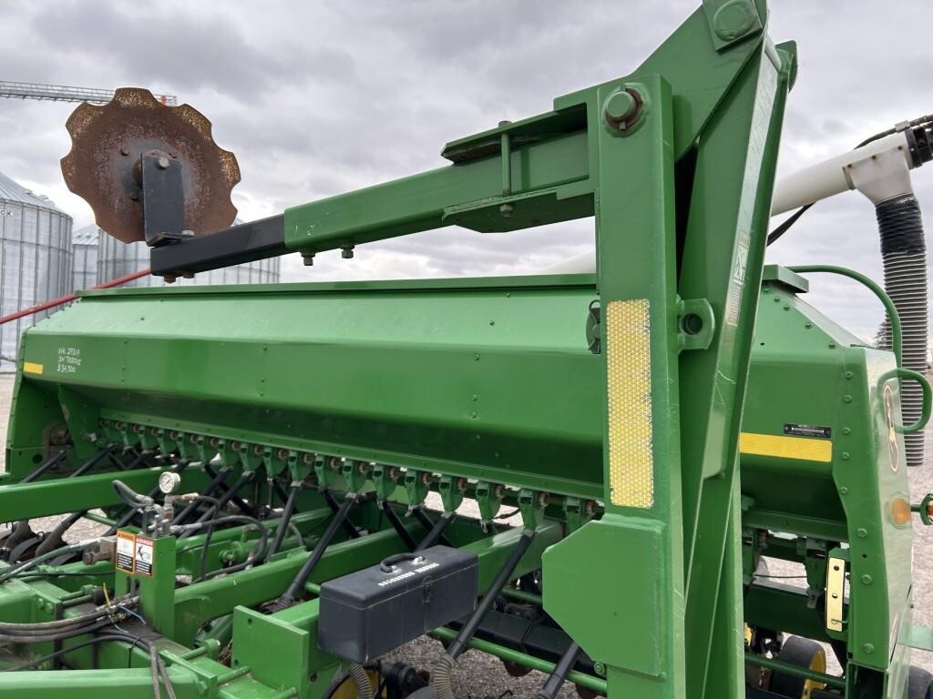  John Deere 1590 Drill