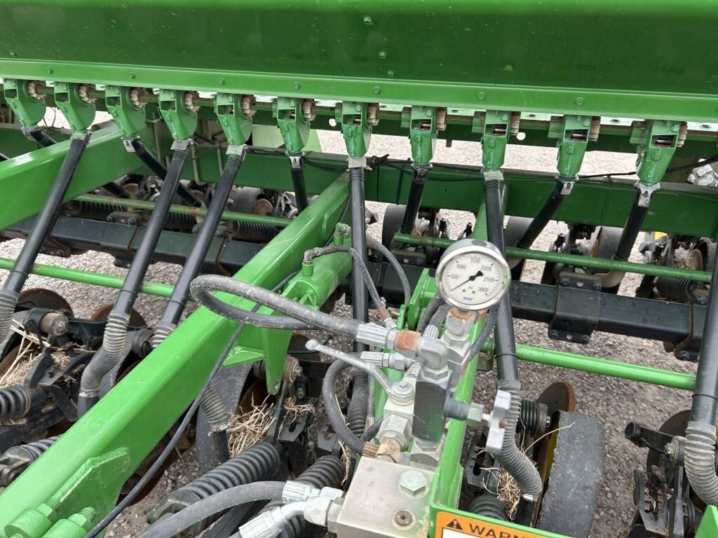  John Deere 1590 Drill