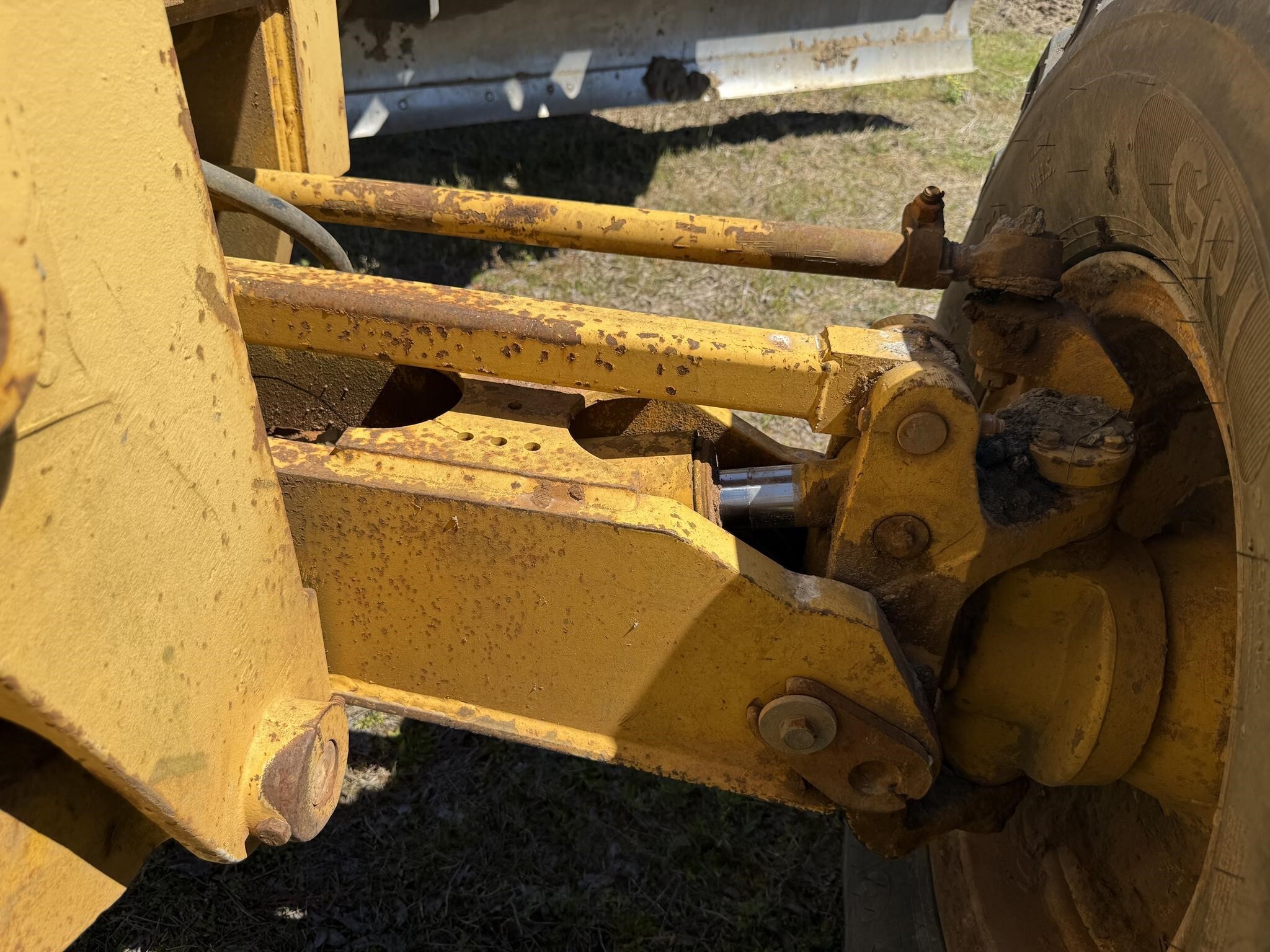 2005 Deere 670D Miscellaneous