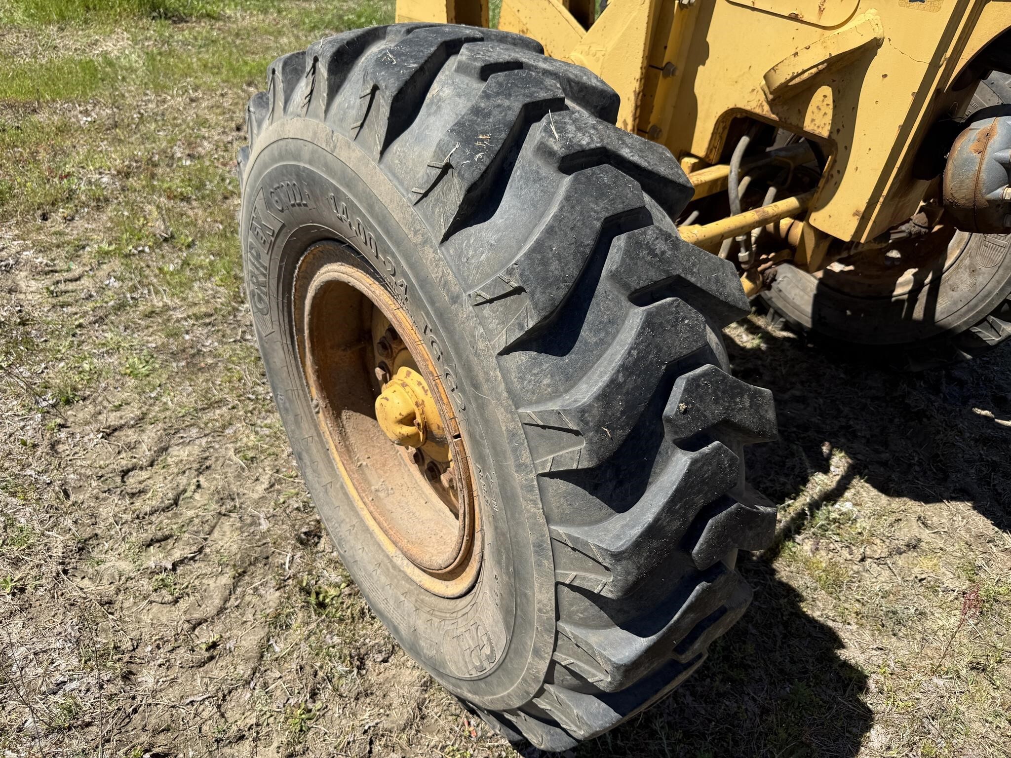 2005 Deere 670D Miscellaneous