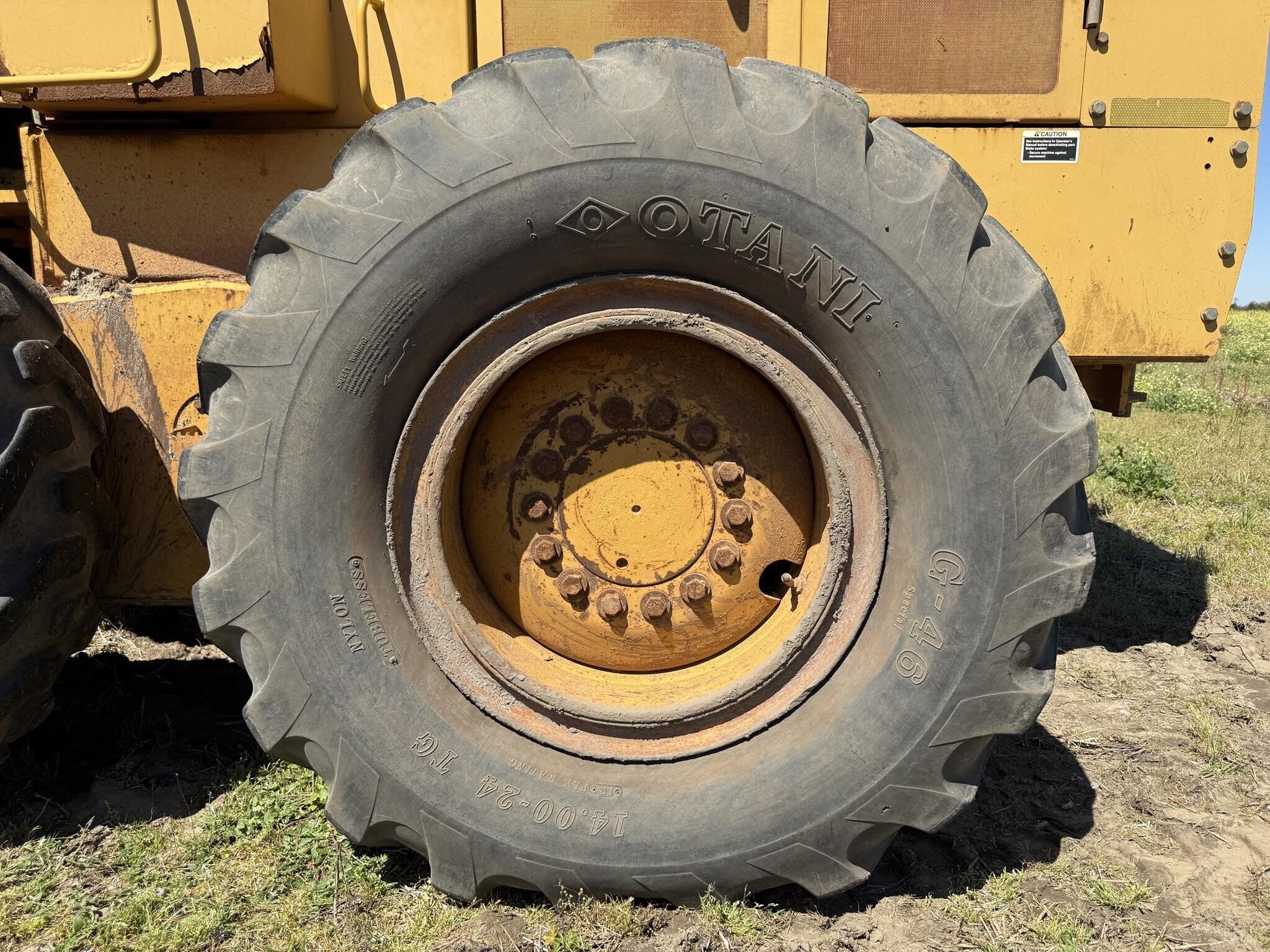 2005 Deere 670D Miscellaneous