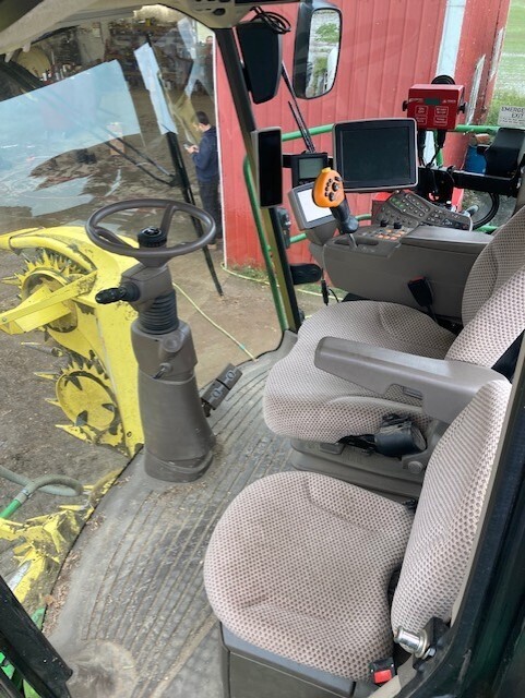 2016 John Deere 8600 Self-Propelled Forage Harvester