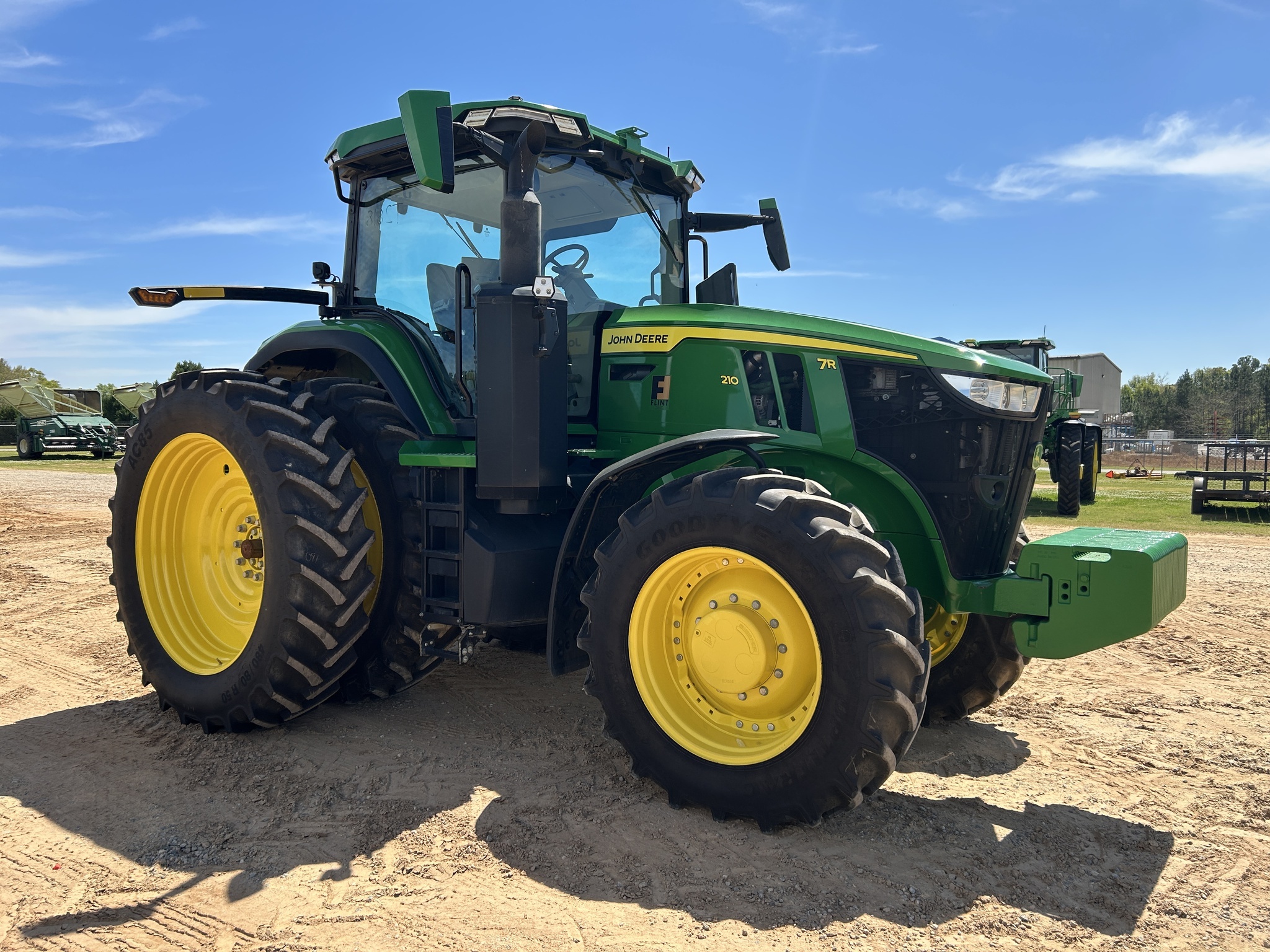 2023 John Deere 7R 210 Tractor