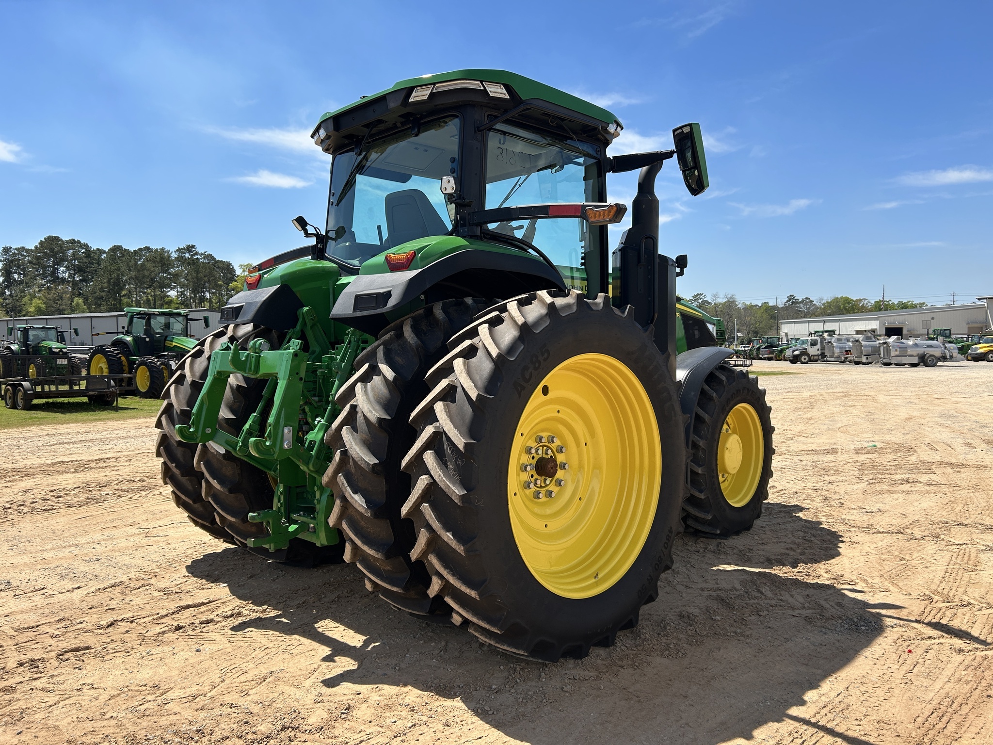 2023 John Deere 7R 210 Tractor