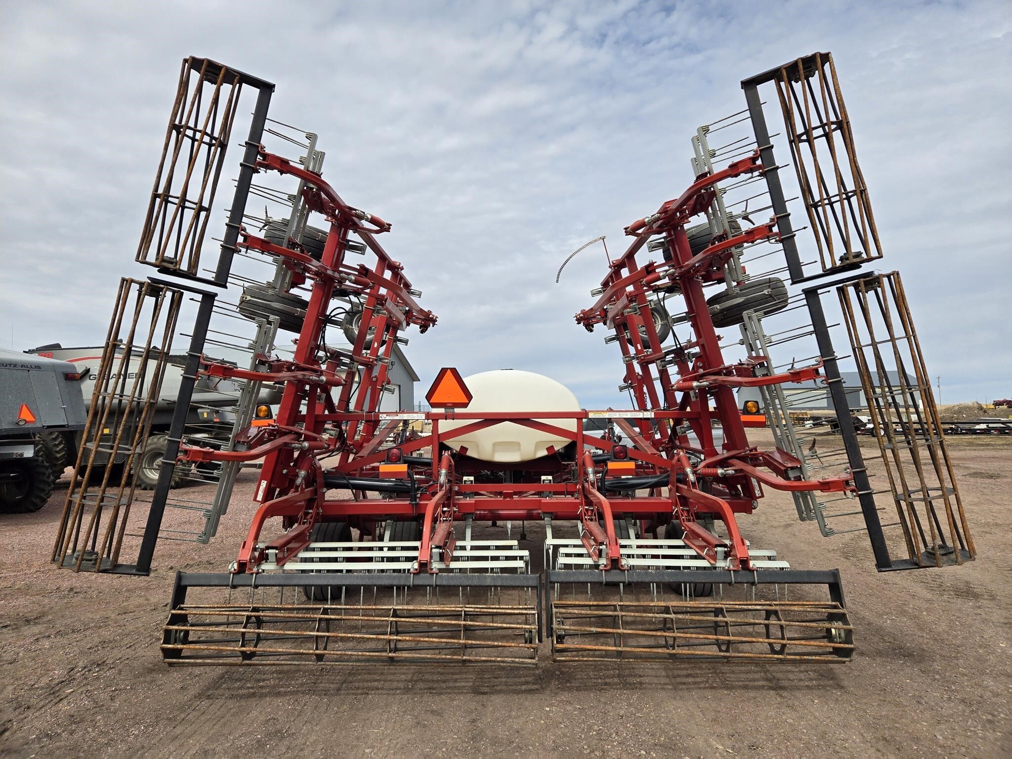 2010 Wil-Rich Quad X-2 Field Cultivator