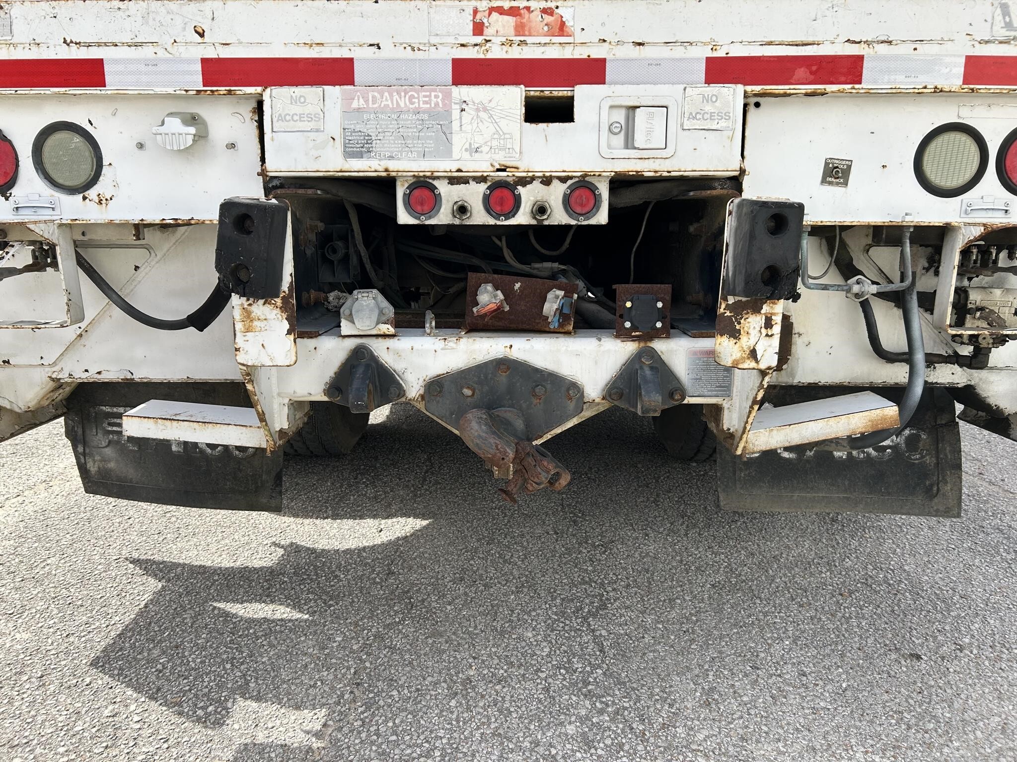 2007 Altec DM47TR Crane