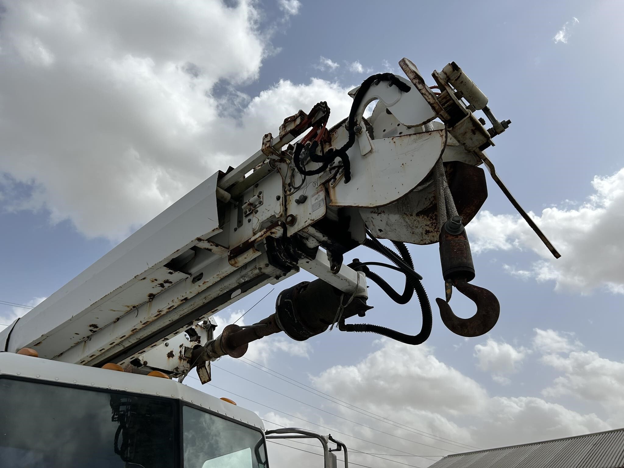 2007 Altec DM47TR Crane
