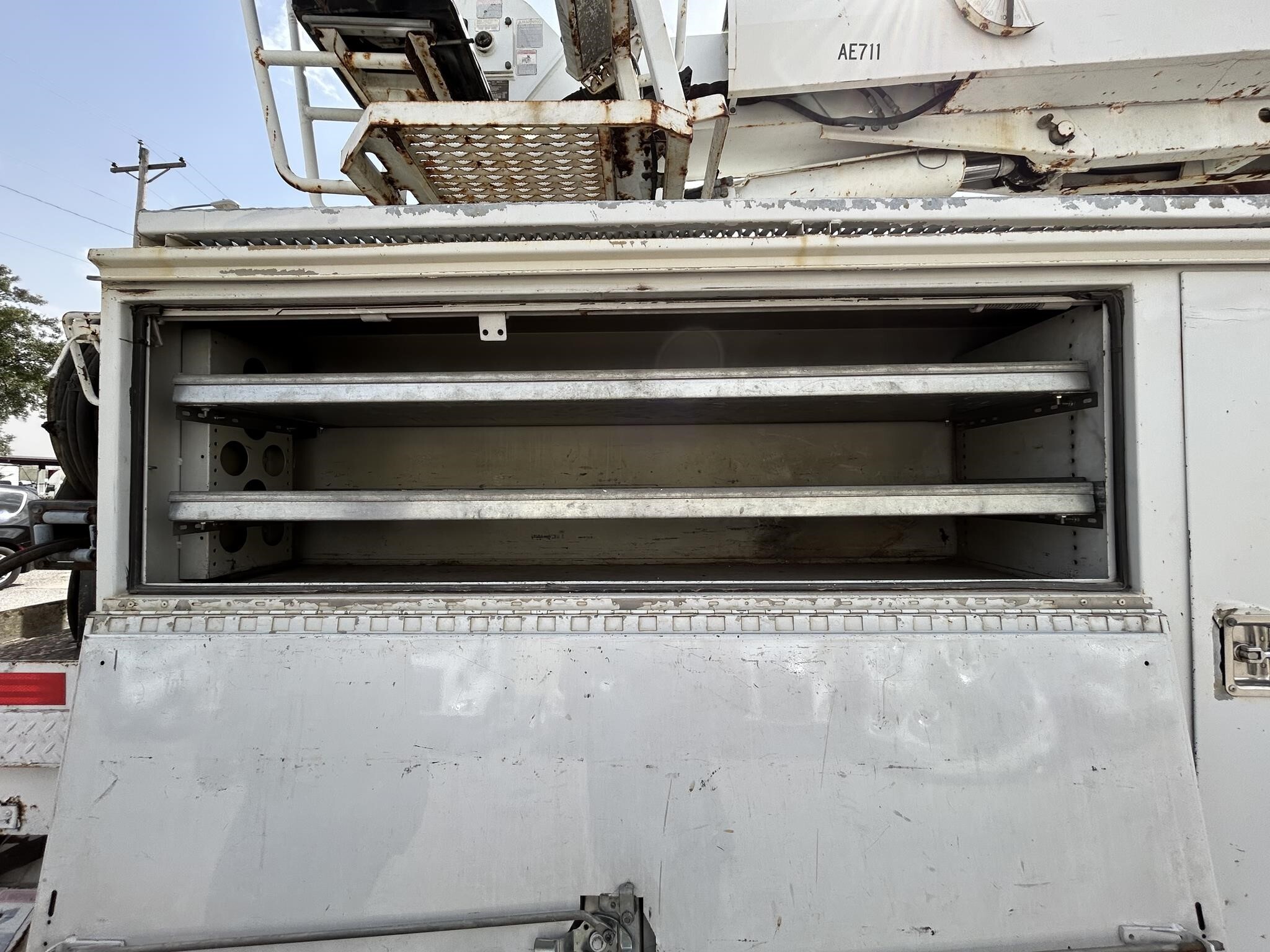2007 Altec DM47TR Crane