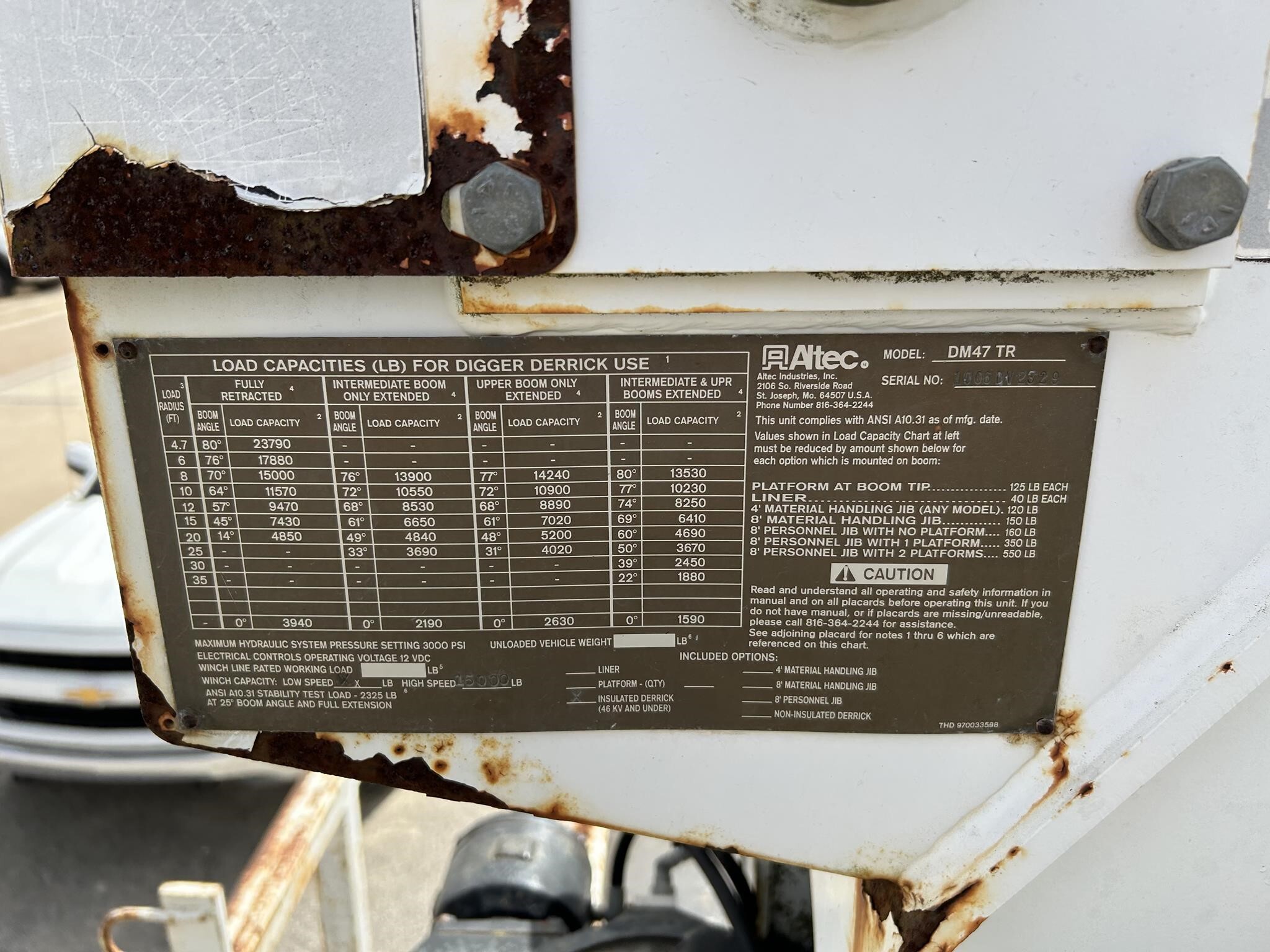 2007 Altec DM47TR Crane
