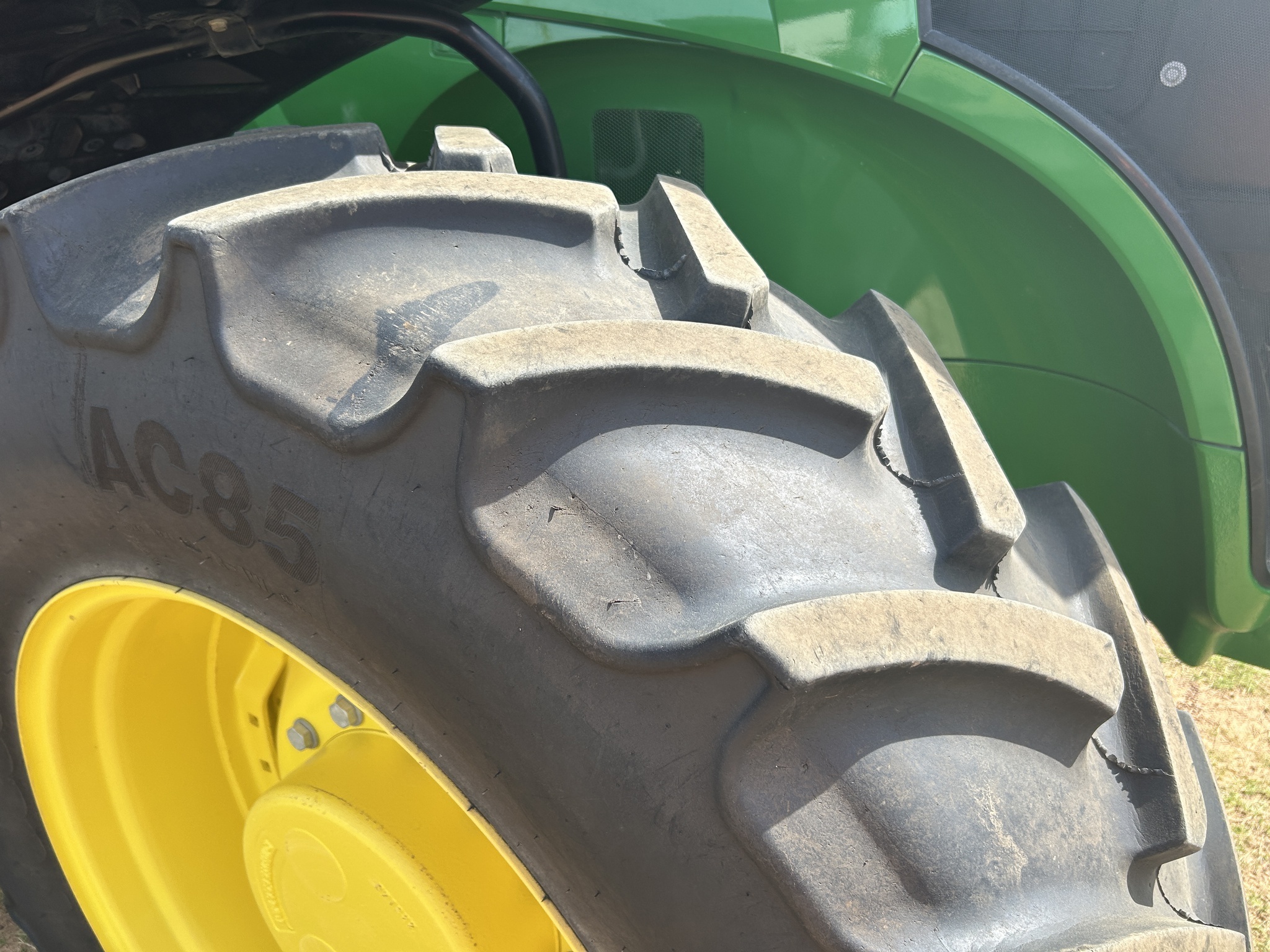 2023 John Deere 7R 210 Tractor