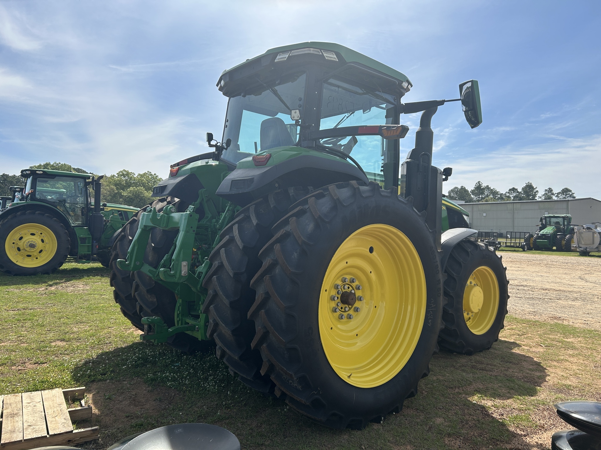 2023 John Deere 7R 210 Tractor
