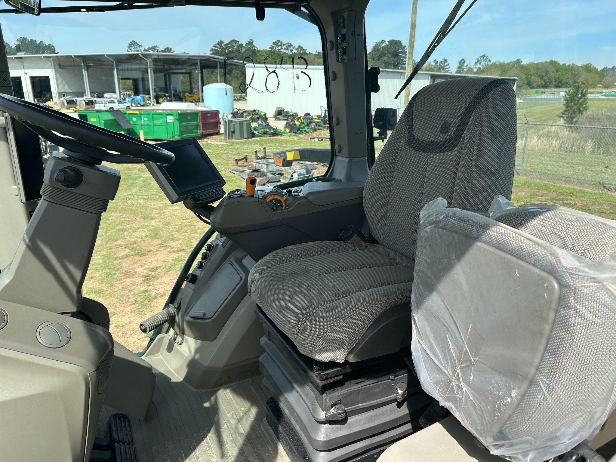 2023 John Deere 7R 210 Tractor