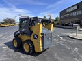 2022 Deere 318G Skid Steer