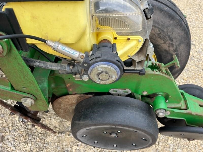 2008 John Deere 1770NT Planter