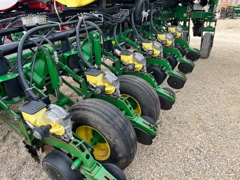 2008 John Deere 1770NT Planter
