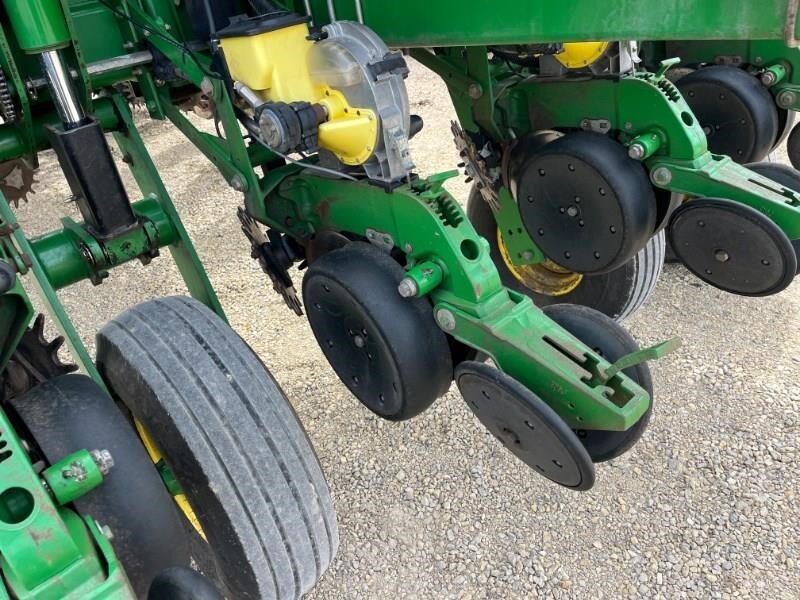 2008 John Deere 1770NT Planter
