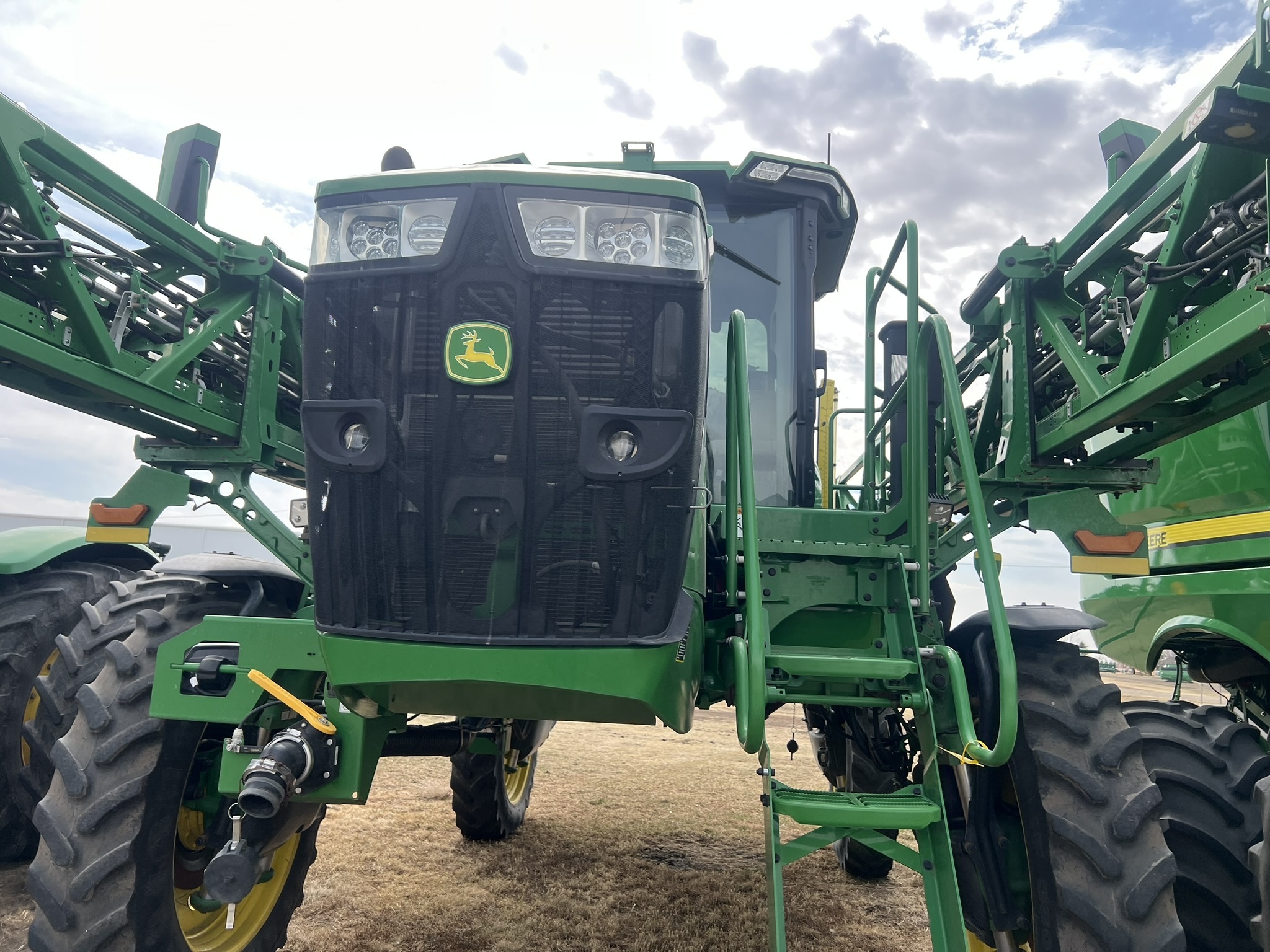 2022 John Deere 410R Self-Propelled Sprayer