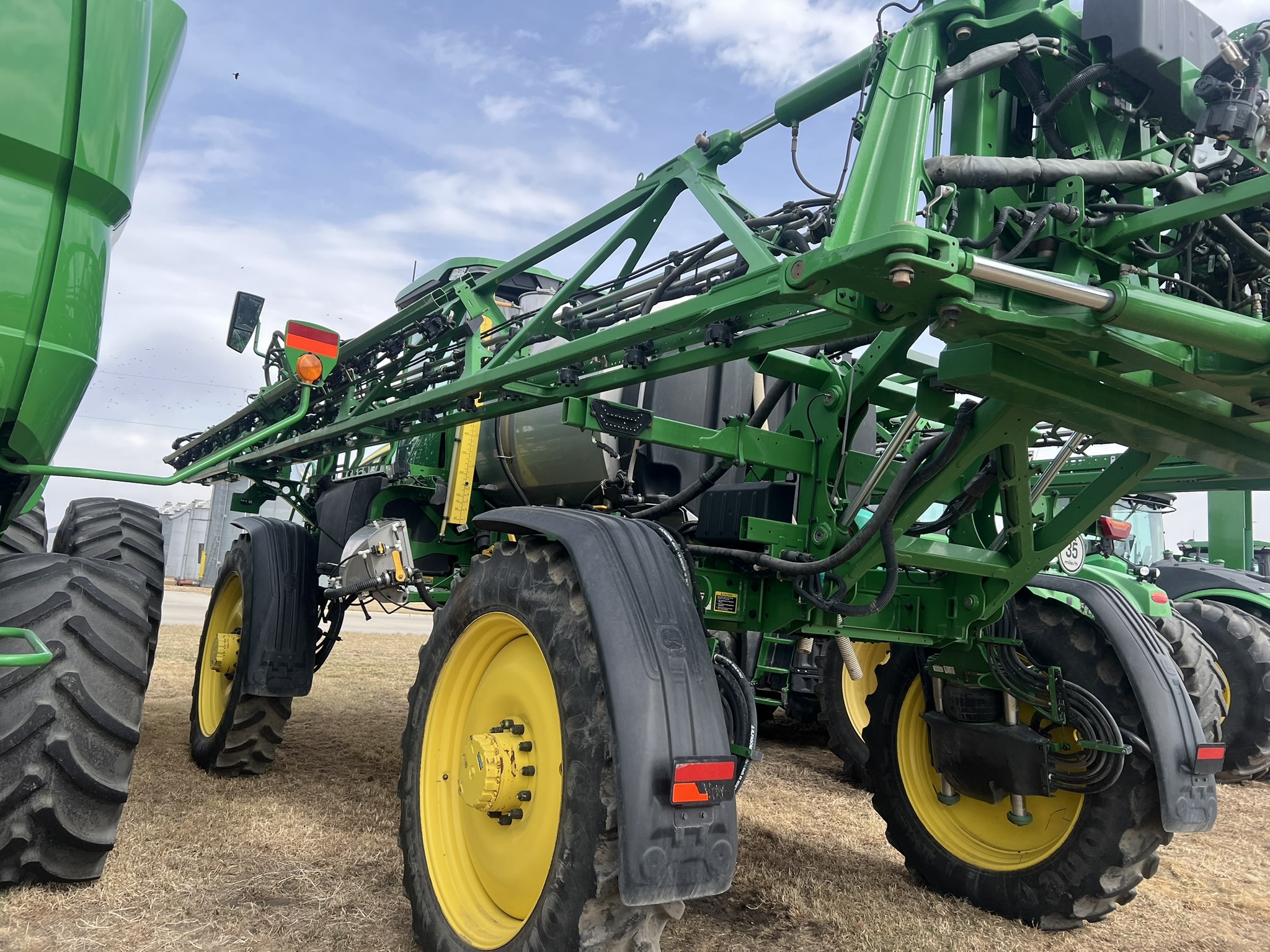 2022 John Deere 410R Self-Propelled Sprayer