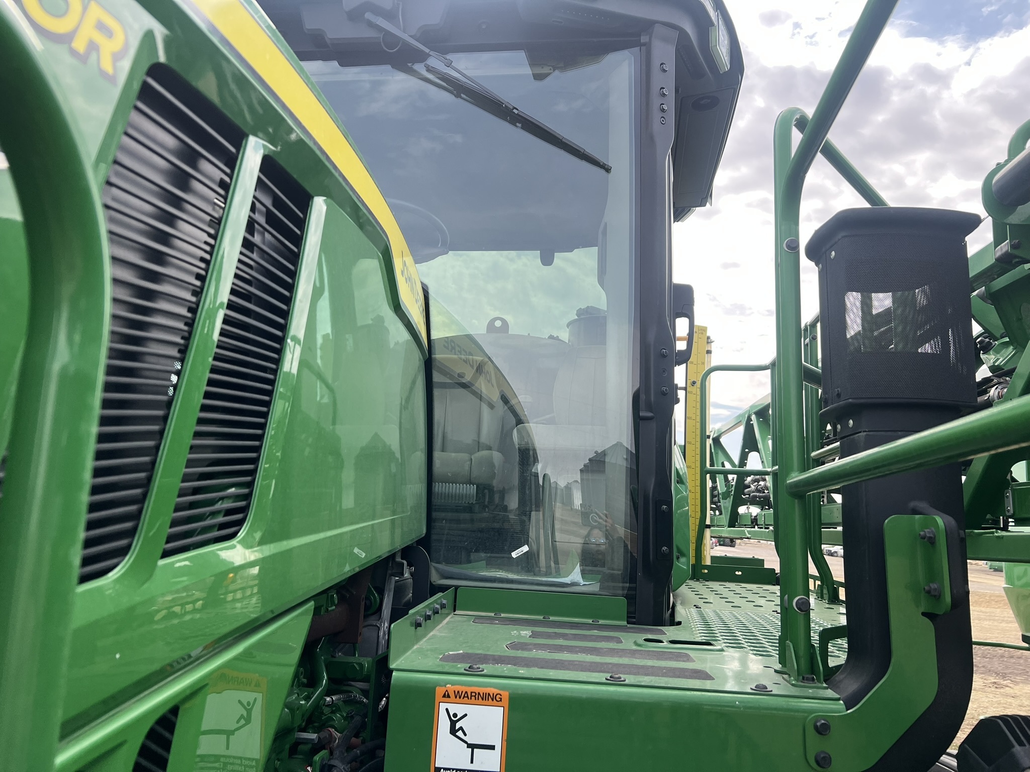 2022 John Deere 410R Self-Propelled Sprayer