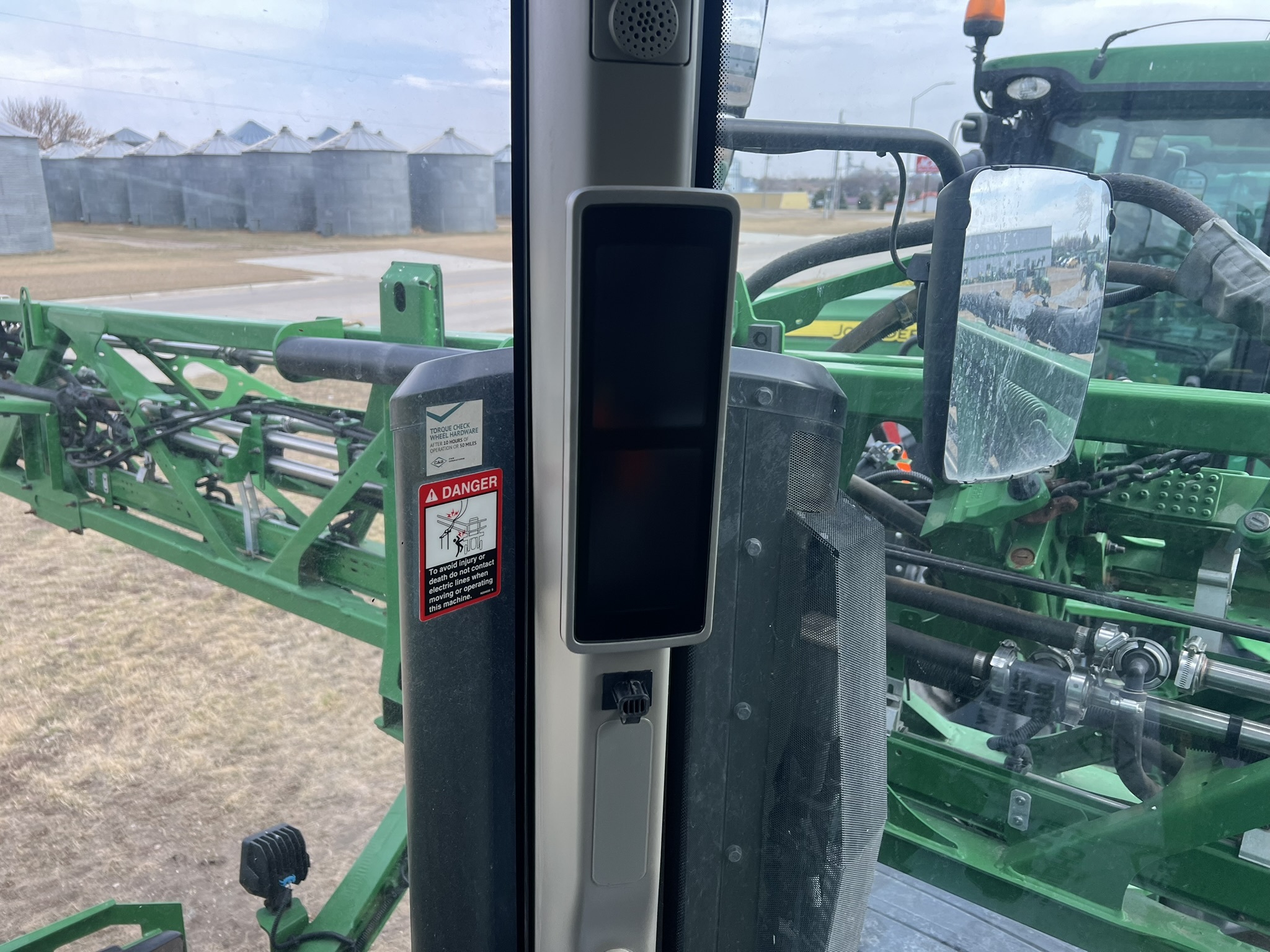 2022 John Deere 410R Self-Propelled Sprayer