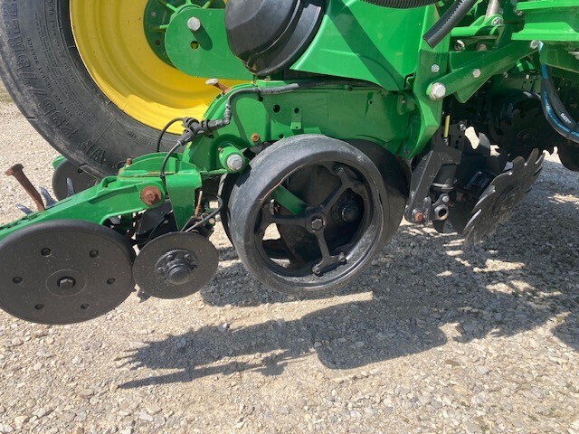 2022 John Deere 1775NT Planter