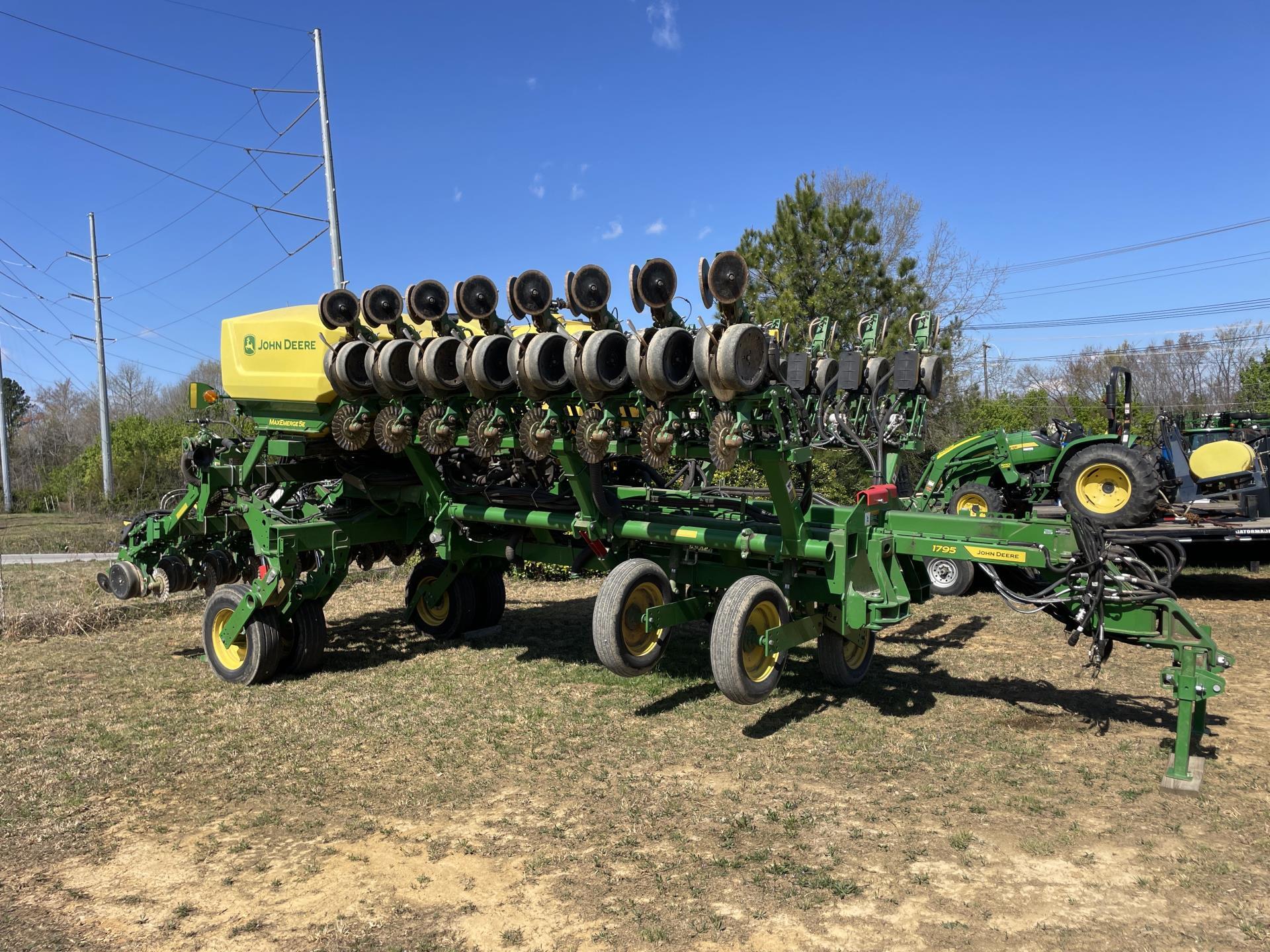 2022 John Deere 1795 Planter