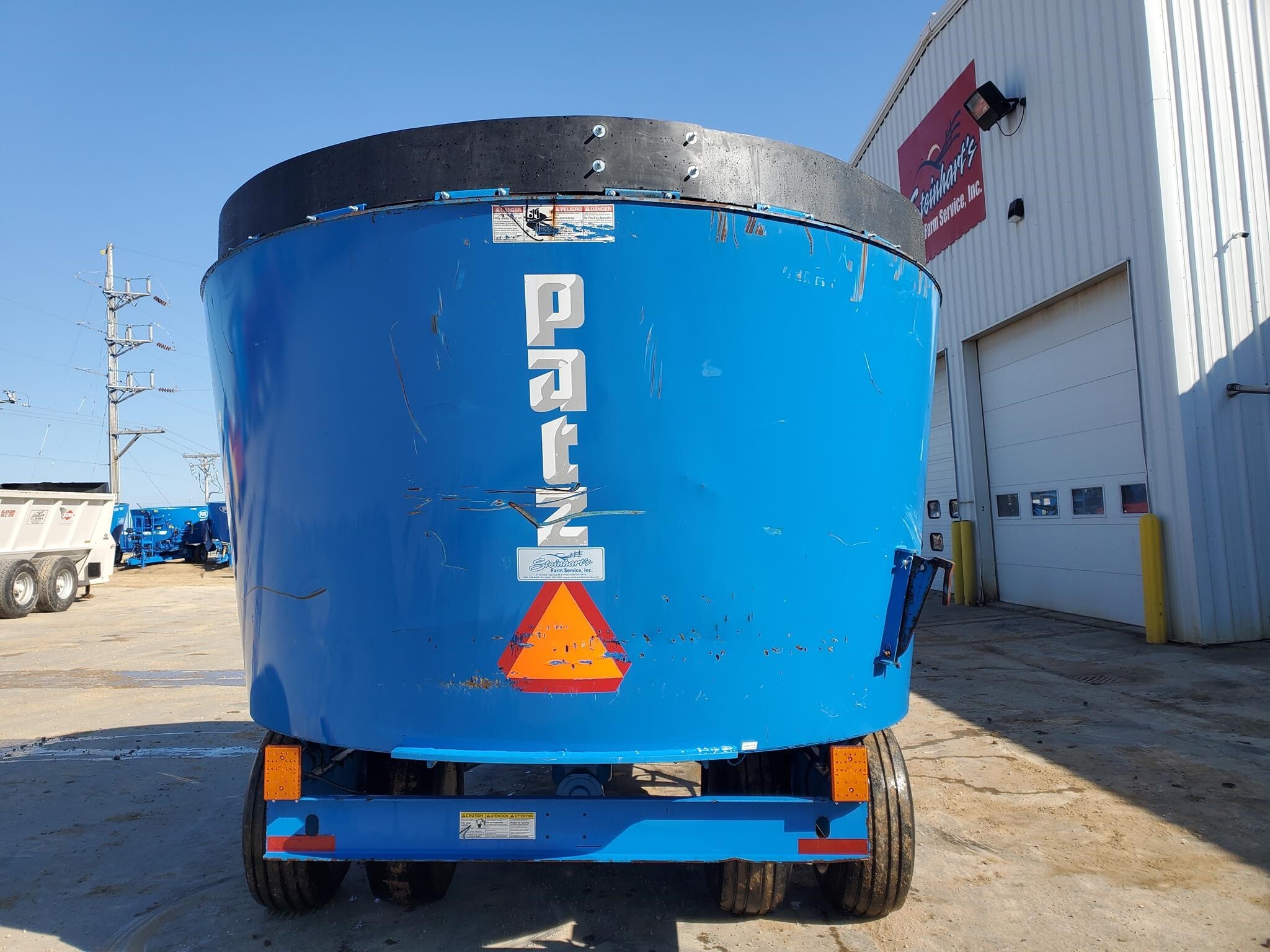  Patz 1100 SERIES 420 Feed Wagon
