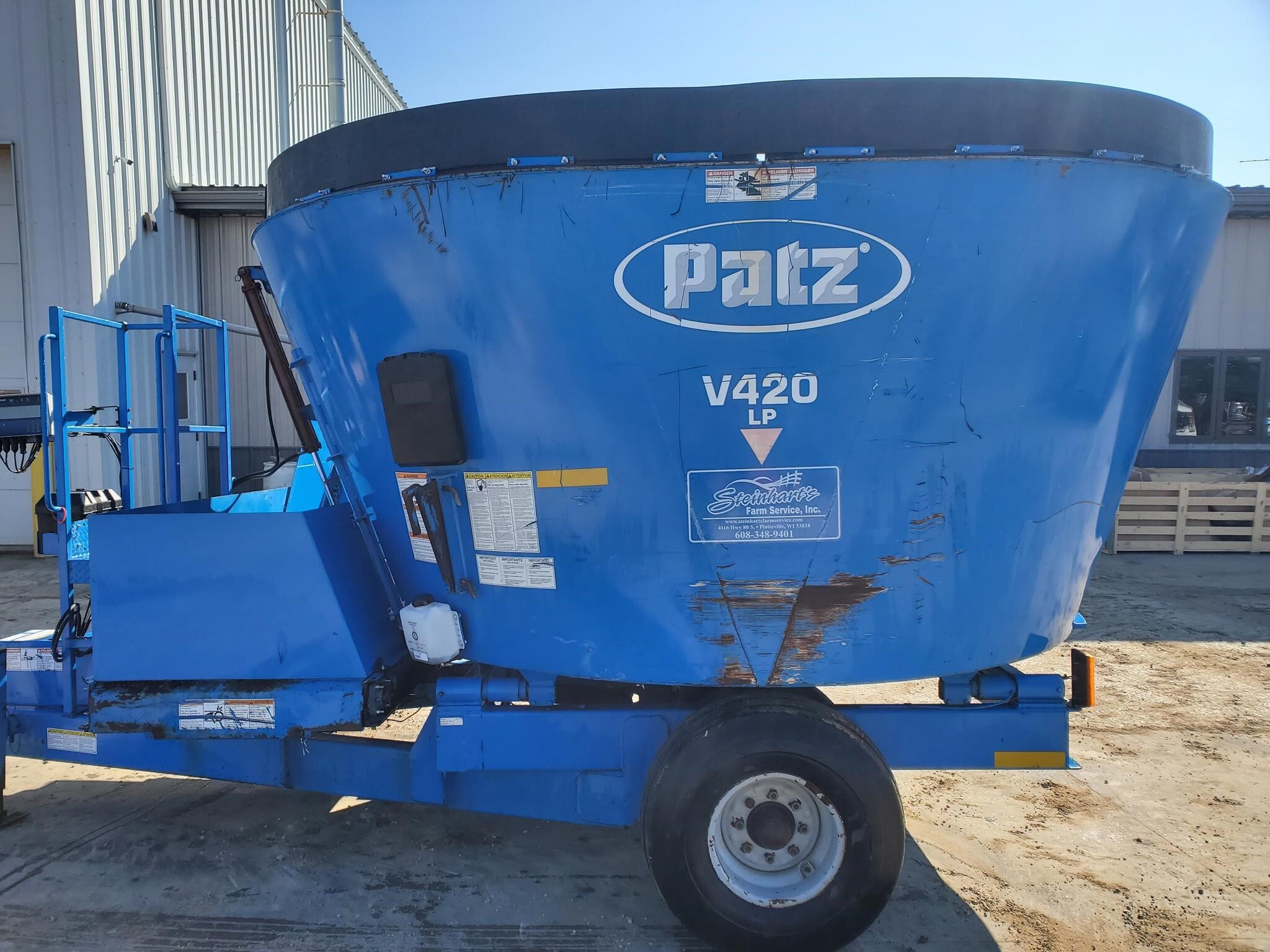  Patz 1100 SERIES 420 Feed Wagon