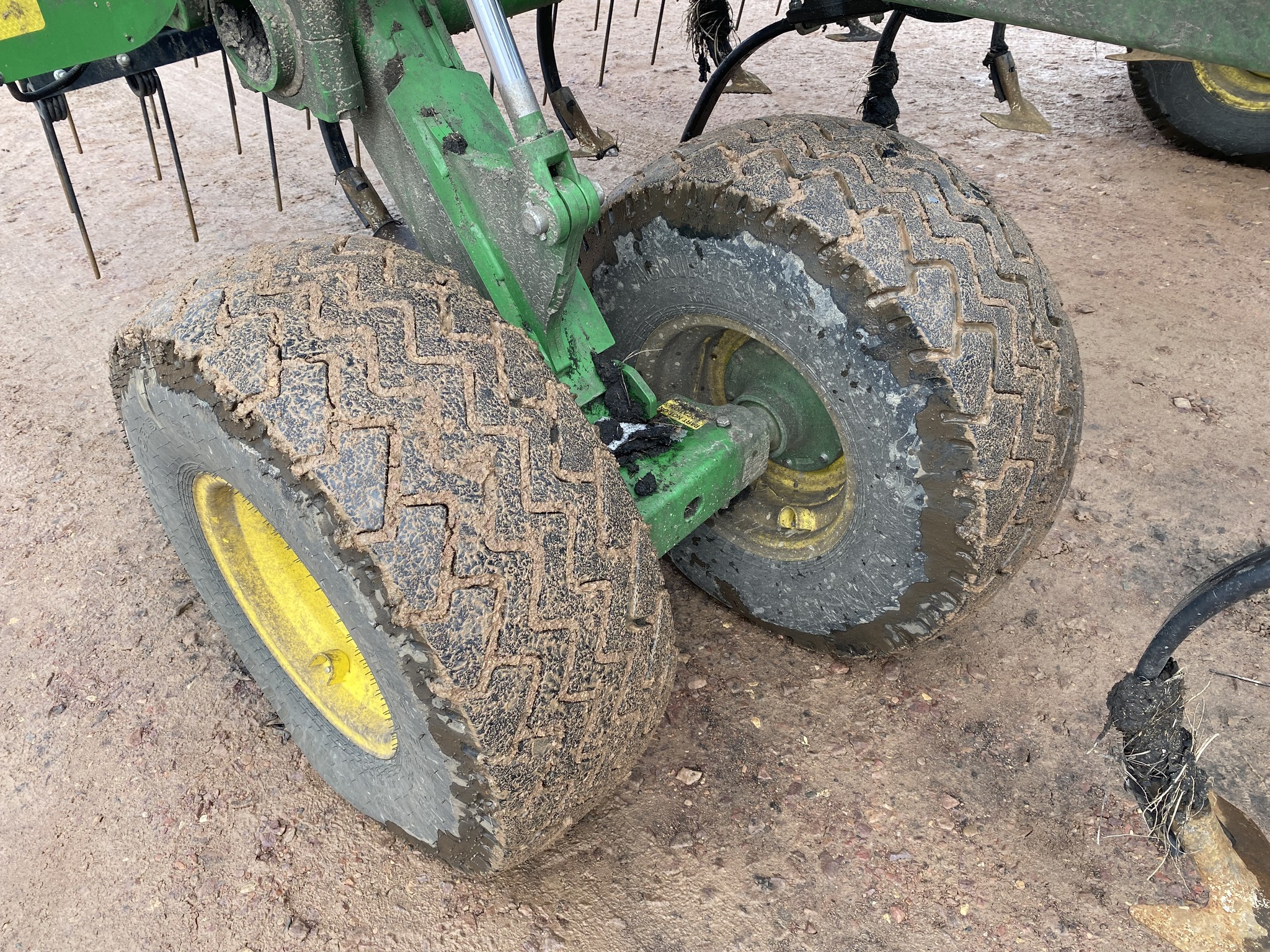 2024 John Deere 2230LL  38'6" Field Cultivator