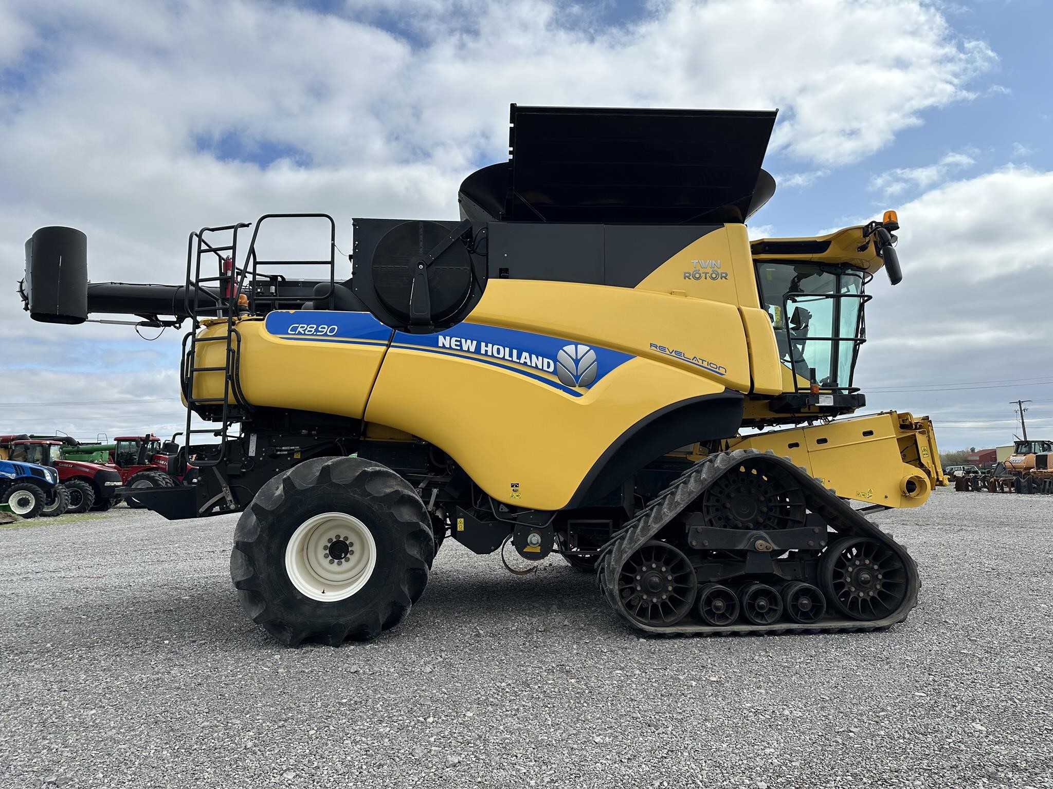 2018 New Holland CR8.90 Combine