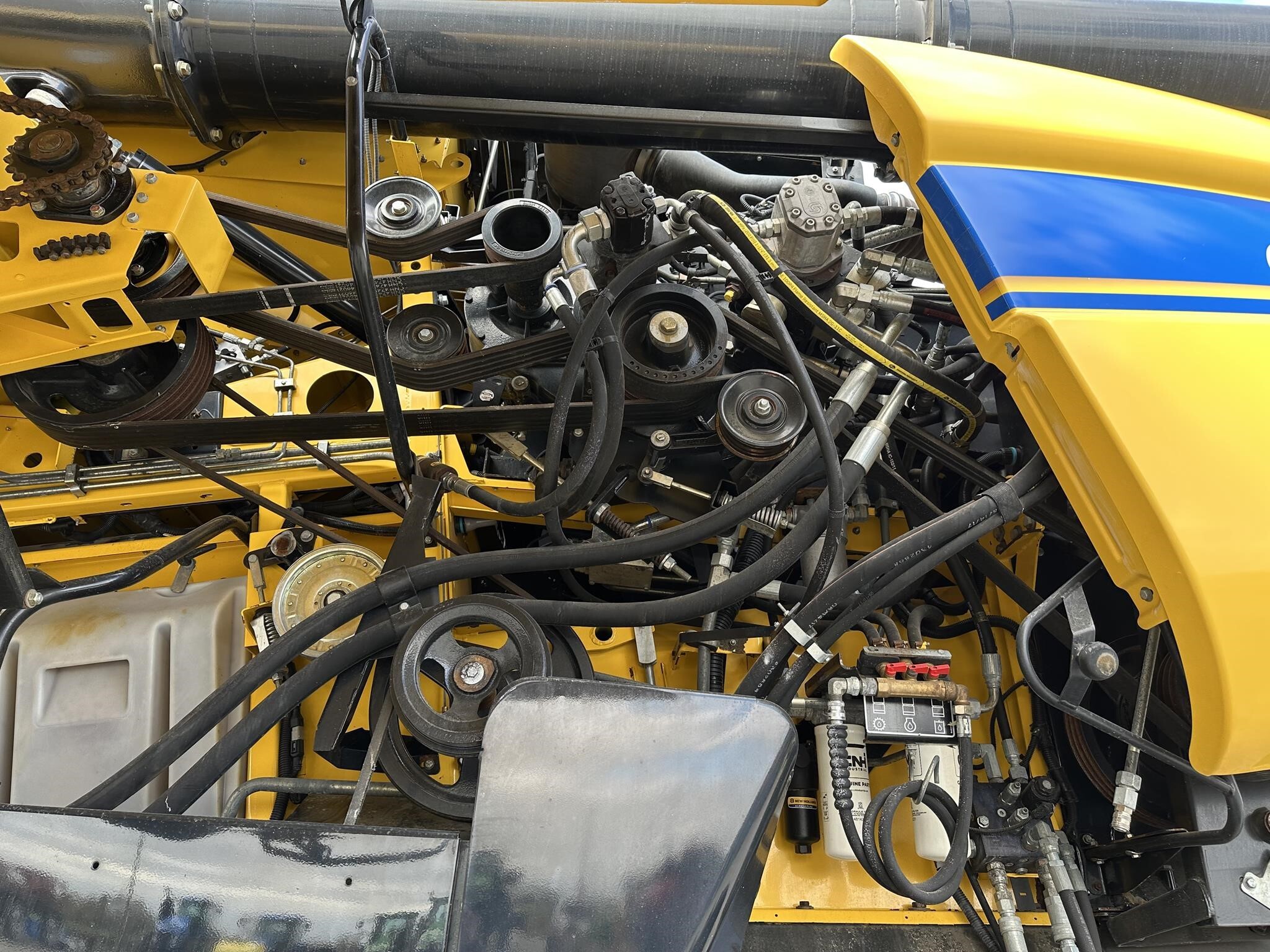 2018 New Holland CR8.90 Combine