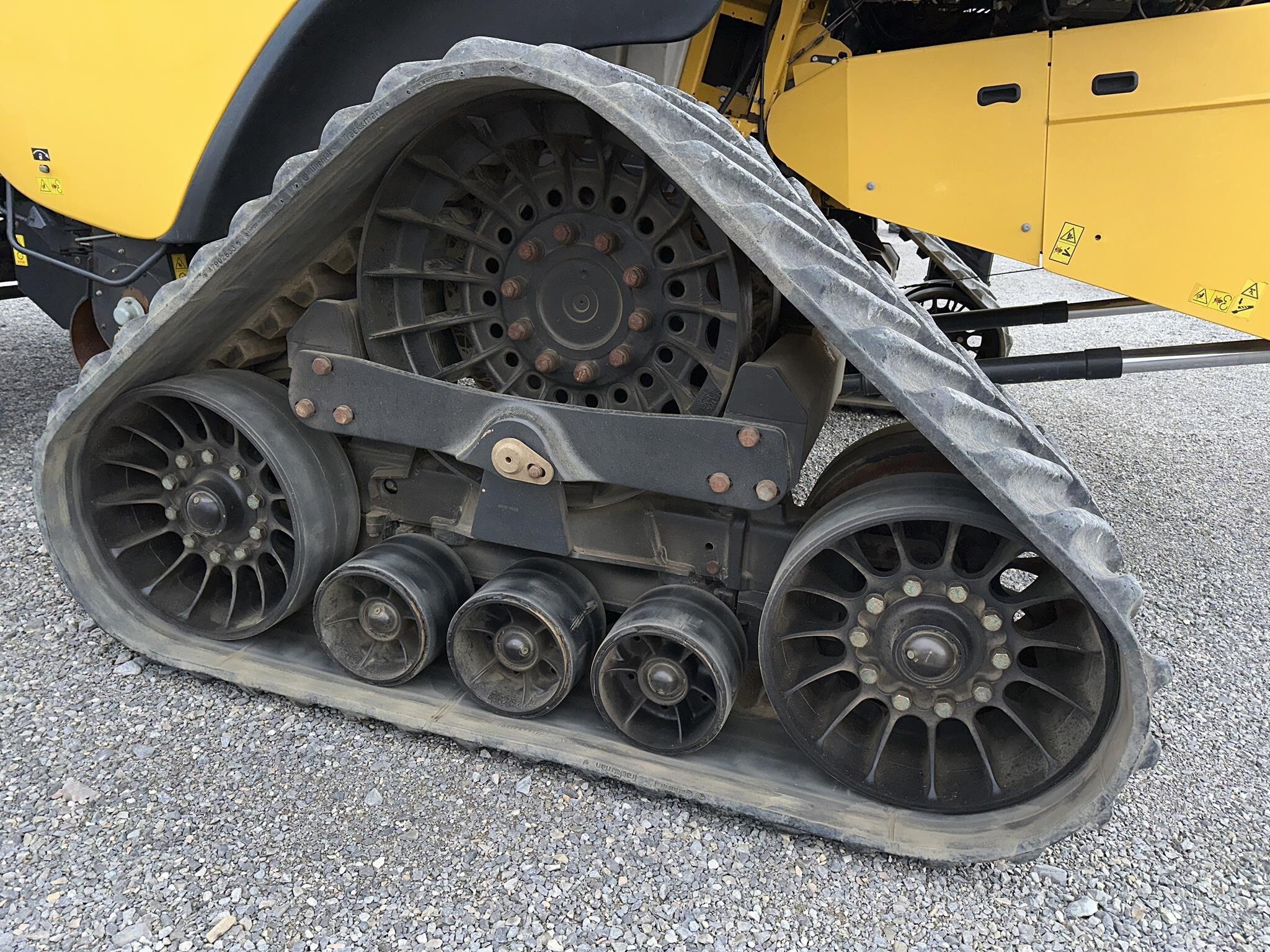 2018 New Holland CR8.90 Combine