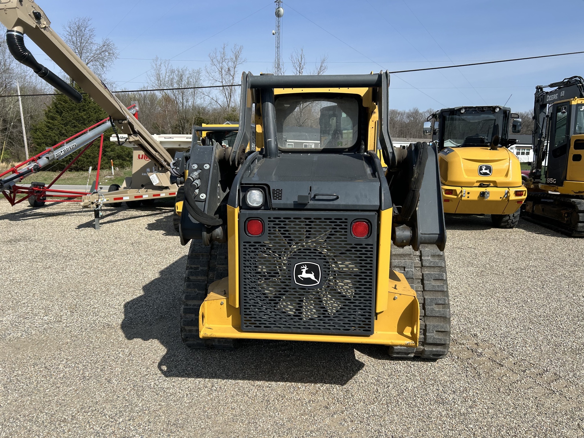 2016 Deere 323E Skid Steer