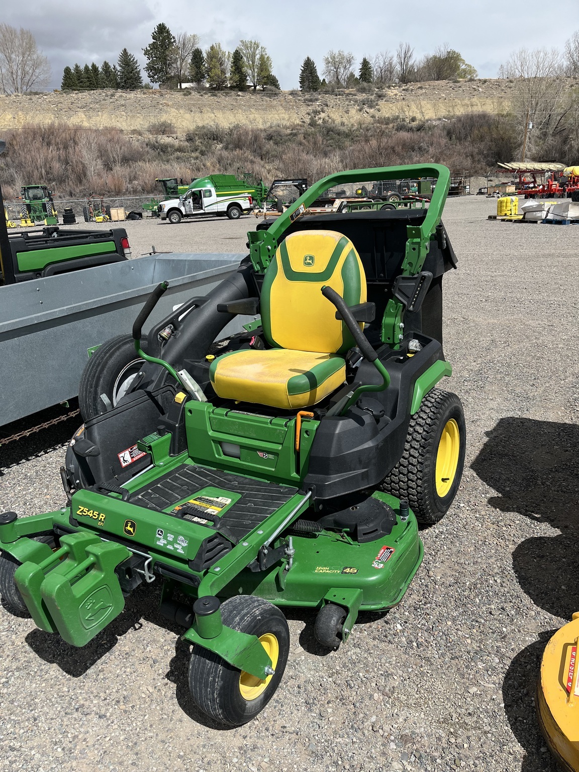 2023 John Deere Z545R Lawn Mower