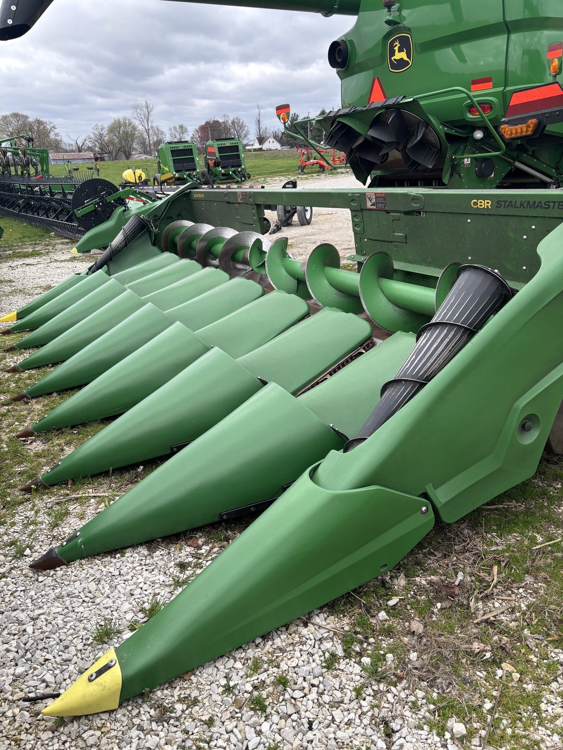 2022 John Deere C8R Corn Head