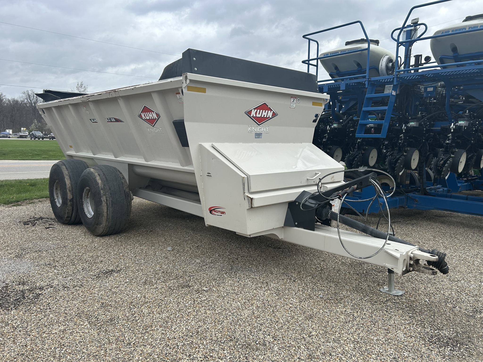 2022 Kuhn SLC126 Manure Spreader