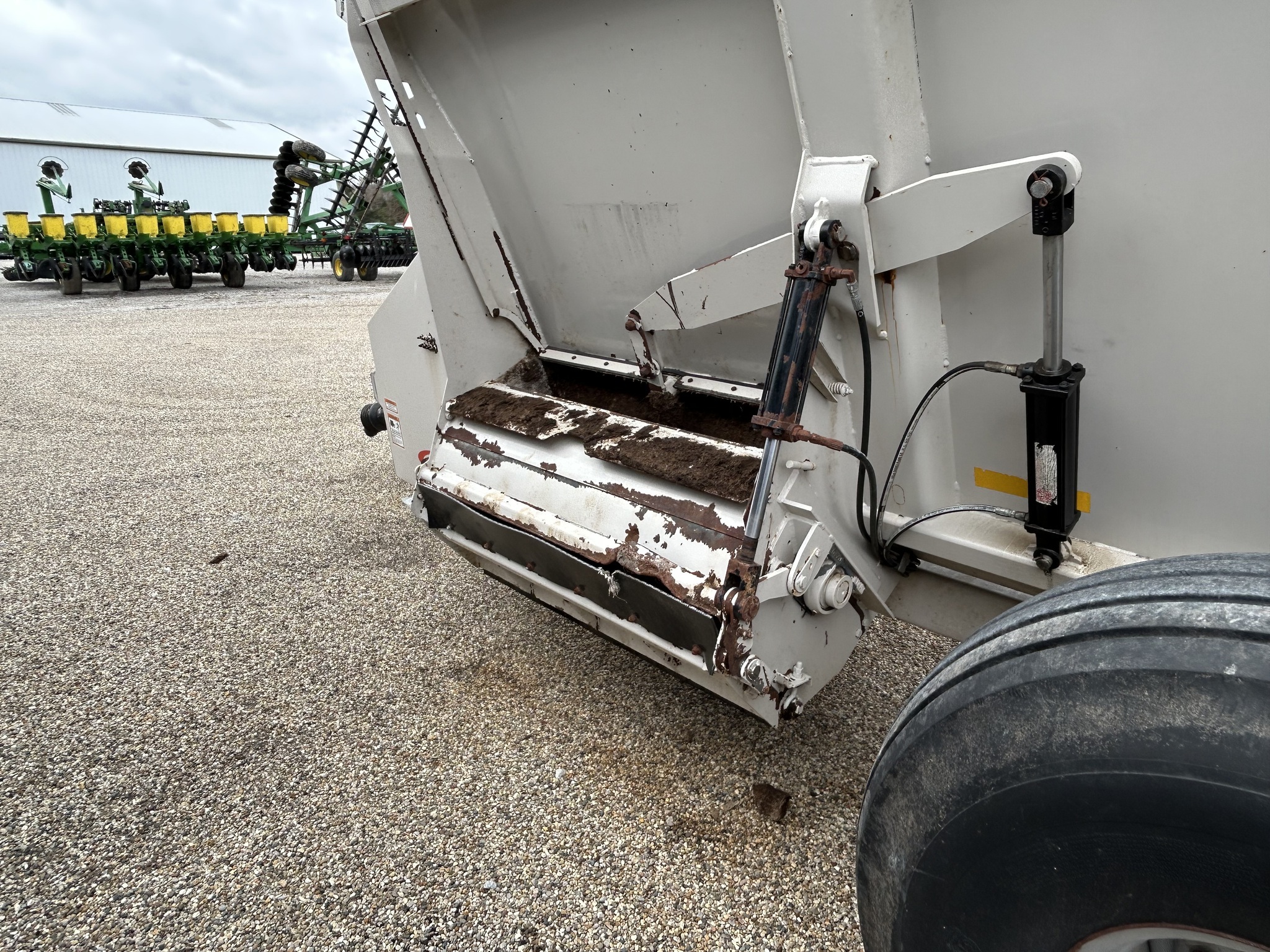 2022 Kuhn SLC126 Manure Spreader