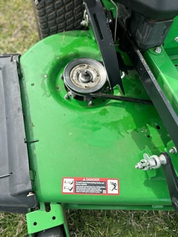 2023 John Deere Z720E Lawn Mower