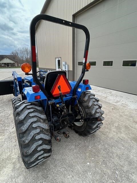  New Holland TC30 Tractor